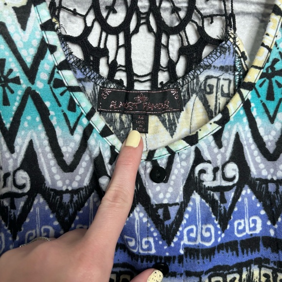 *🌼3/$30🌼Almost Famous Sleeveless Aztec Tribal Print Sleeveless Tank Size M - Picture 10 of 14